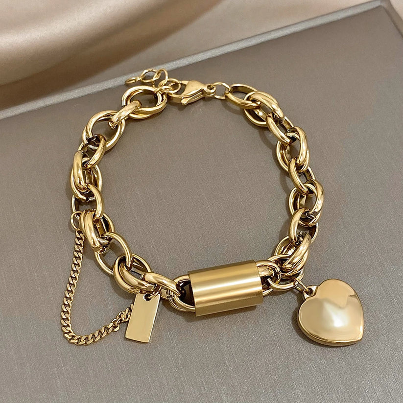 Julieta | Pulsera de cadena dorada con corazón
