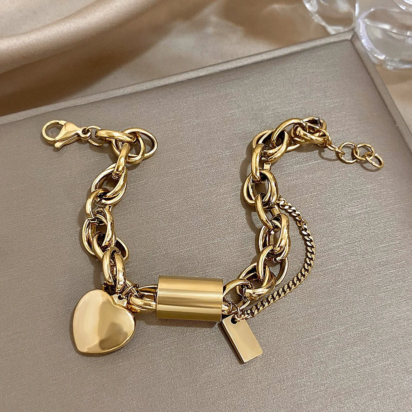 Julieta | Pulsera de cadena dorada con corazón