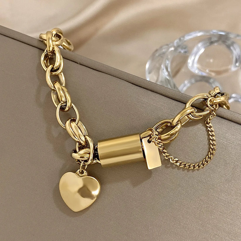 Julieta | Pulsera de cadena dorada con corazón