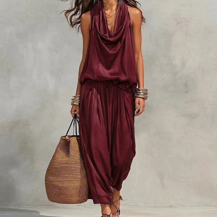 Ámbar | Conjunto fluido de top halter drapeado y pantalón